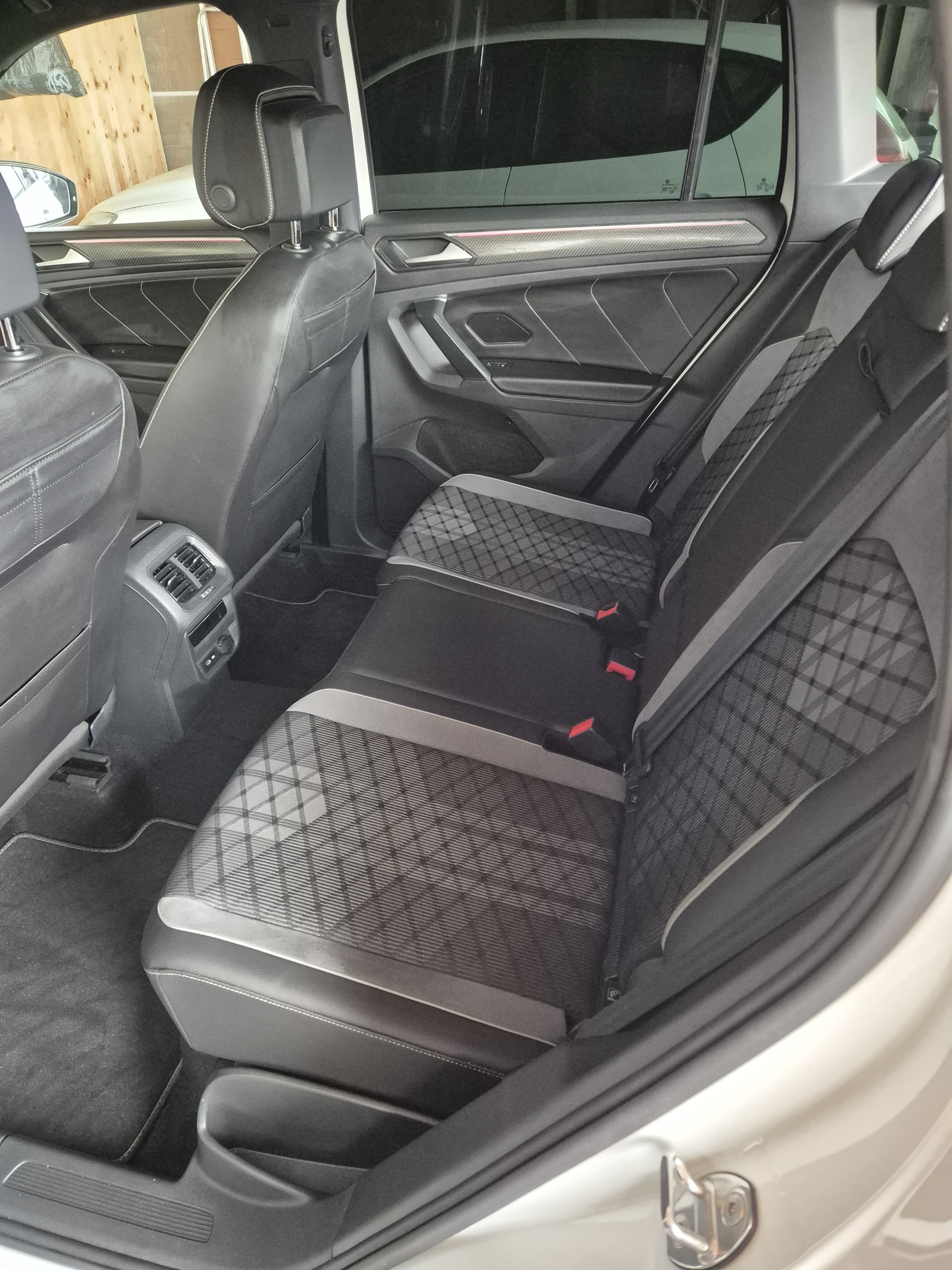 VW Tiguan 1.5TSI Evo R-Line DSG-image-4