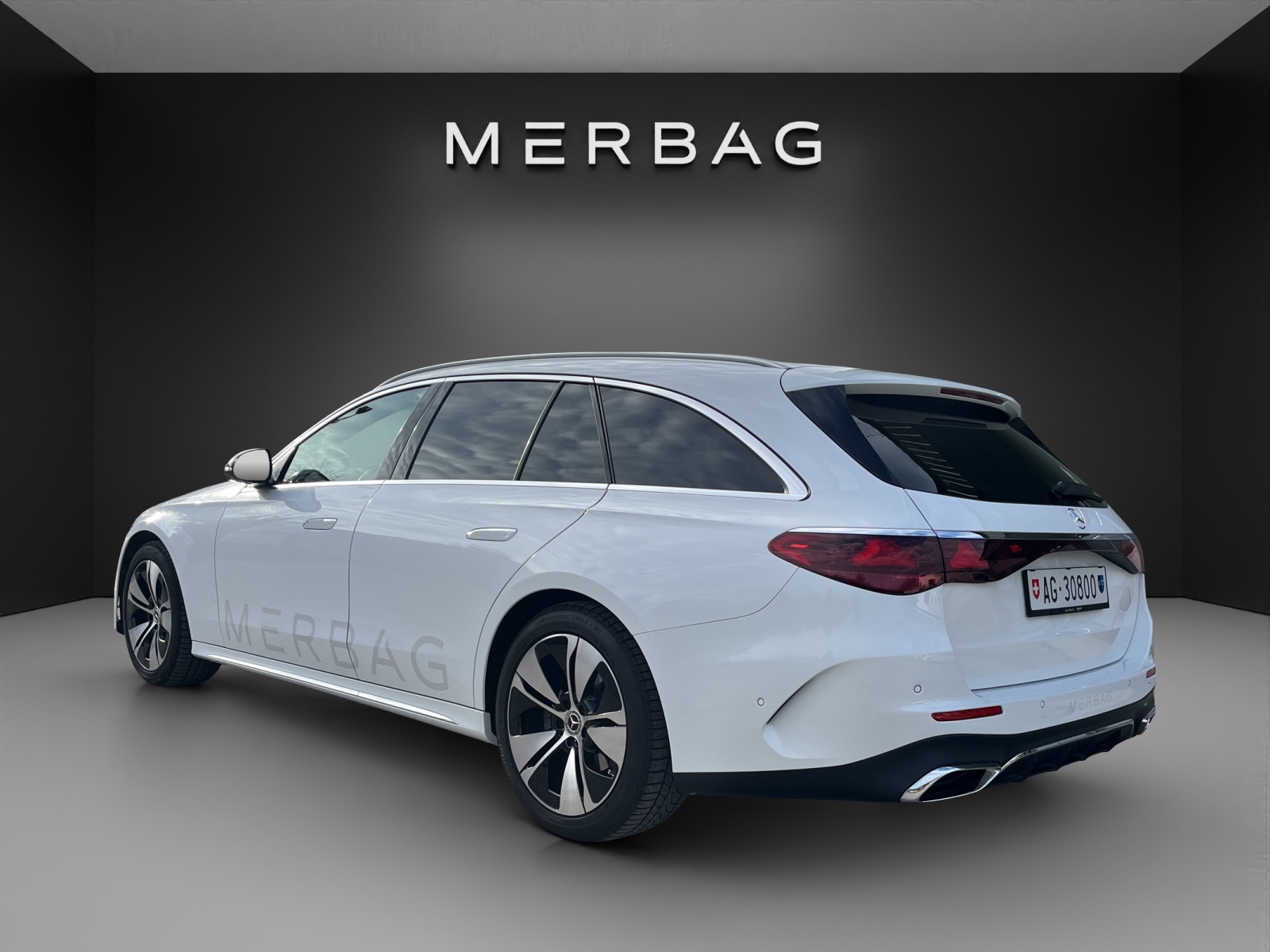 MERCEDES-BENZ E 220 d T 4Matic 9G-Tronic-image-3