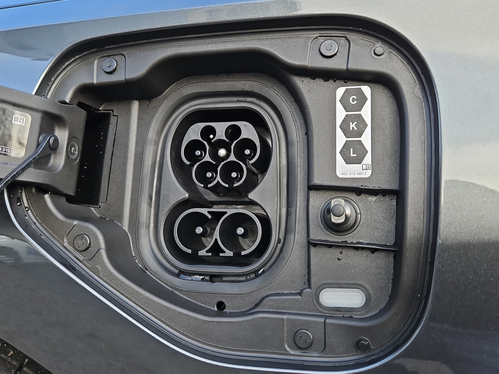 AUDI A3 Sportback TFSI e 200 kW S line Attraction S tronic-image-6