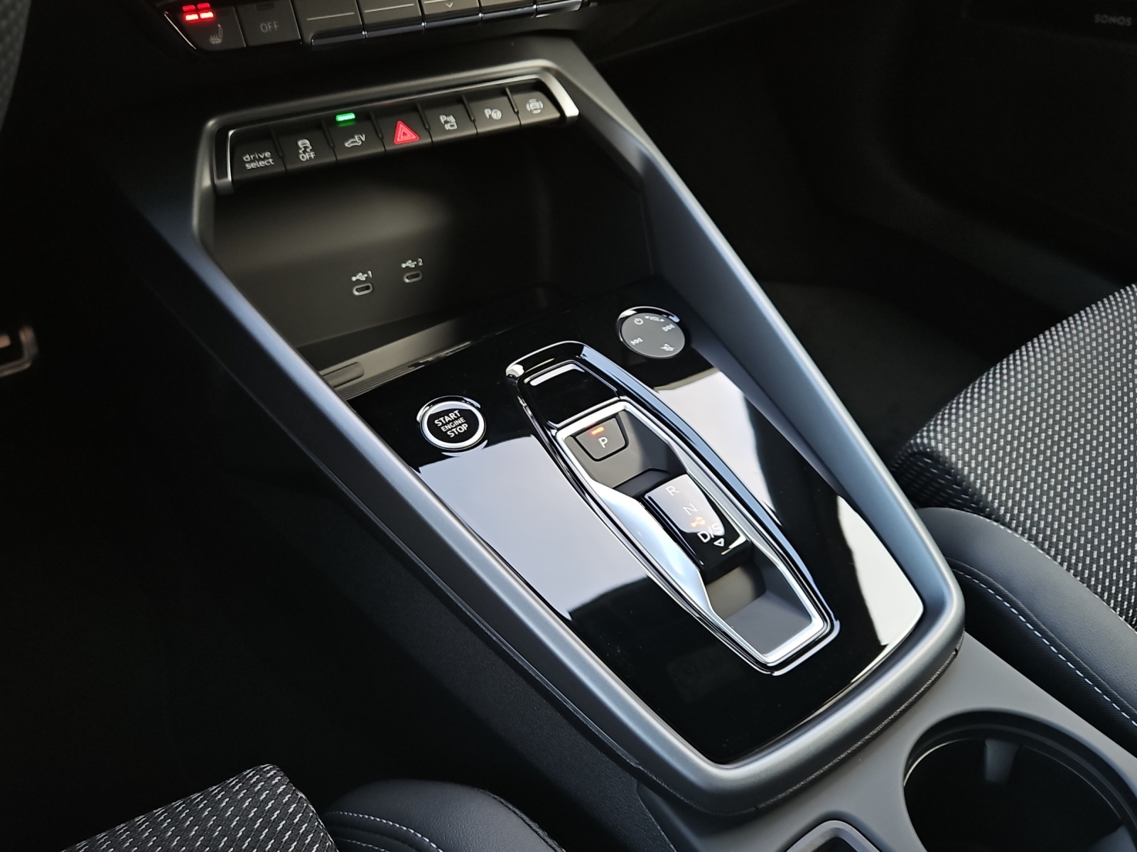 AUDI A3 Sportback TFSI e 200 kW S line Attraction S tronic-image-14