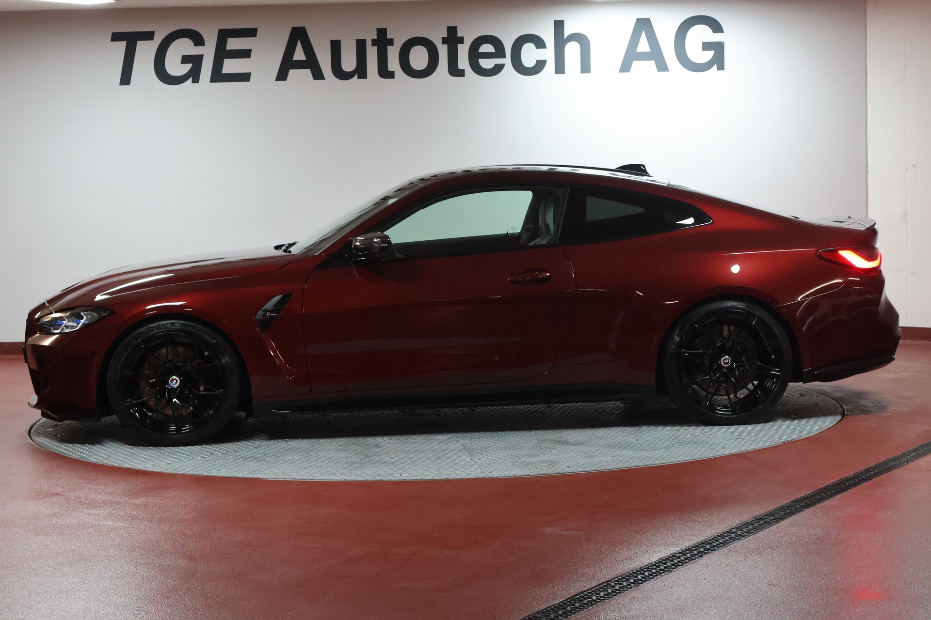 BMW M4 Coupé Competition M xDrive-image-3