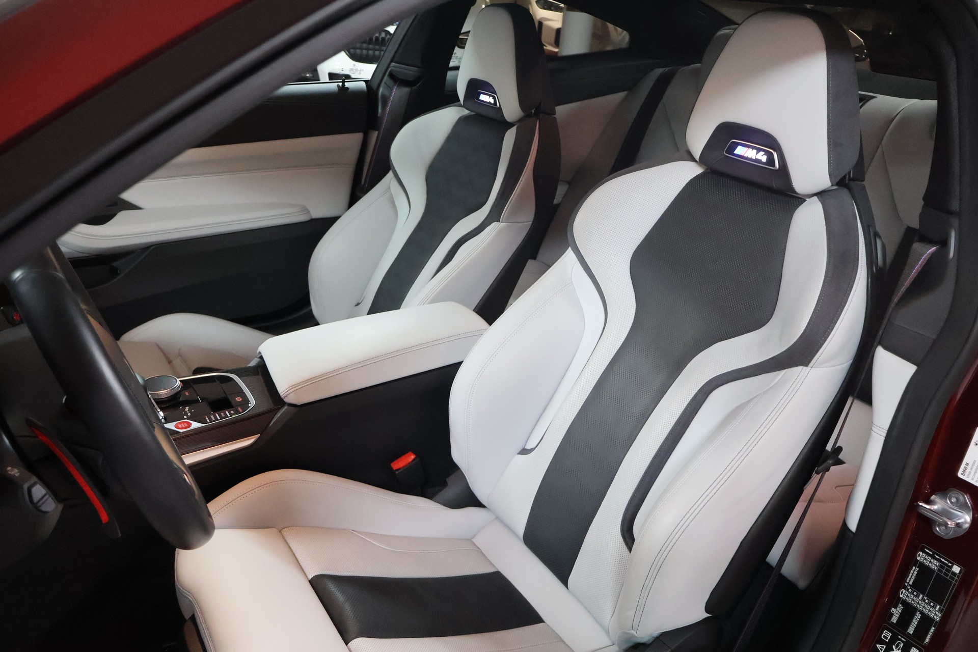 BMW M4 Coupé Competition M xDrive-image-7