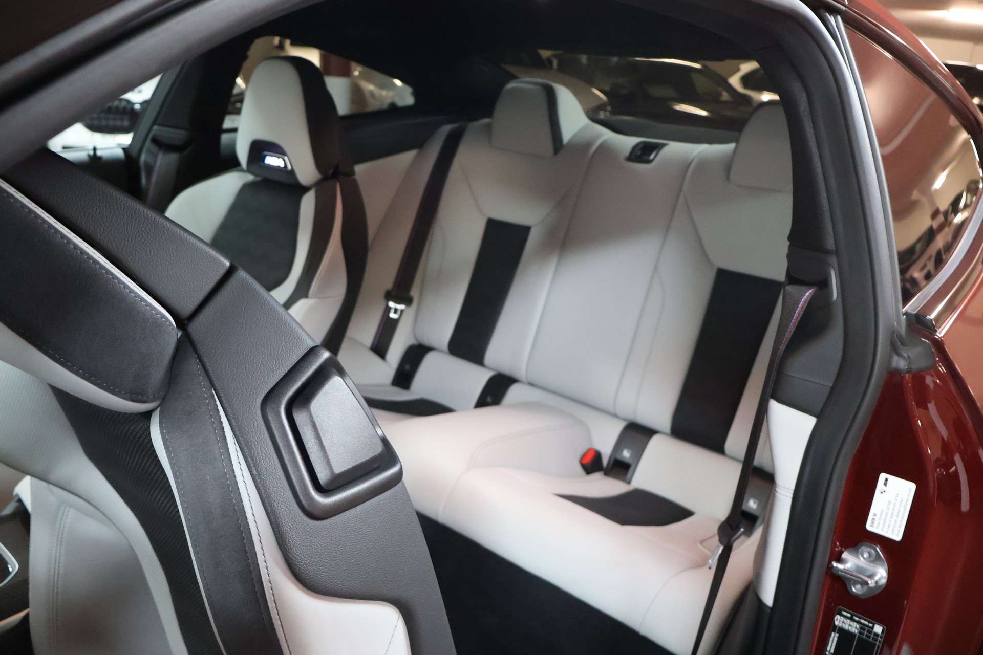 BMW M4 Coupé Competition M xDrive-image-16