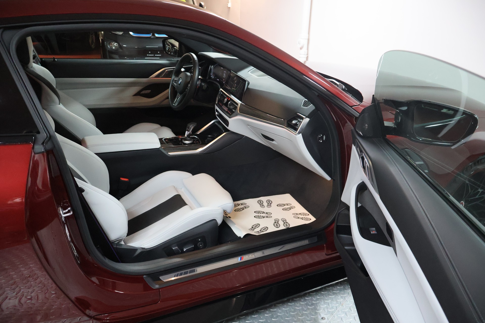 BMW M4 Coupé Competition M xDrive-image-14