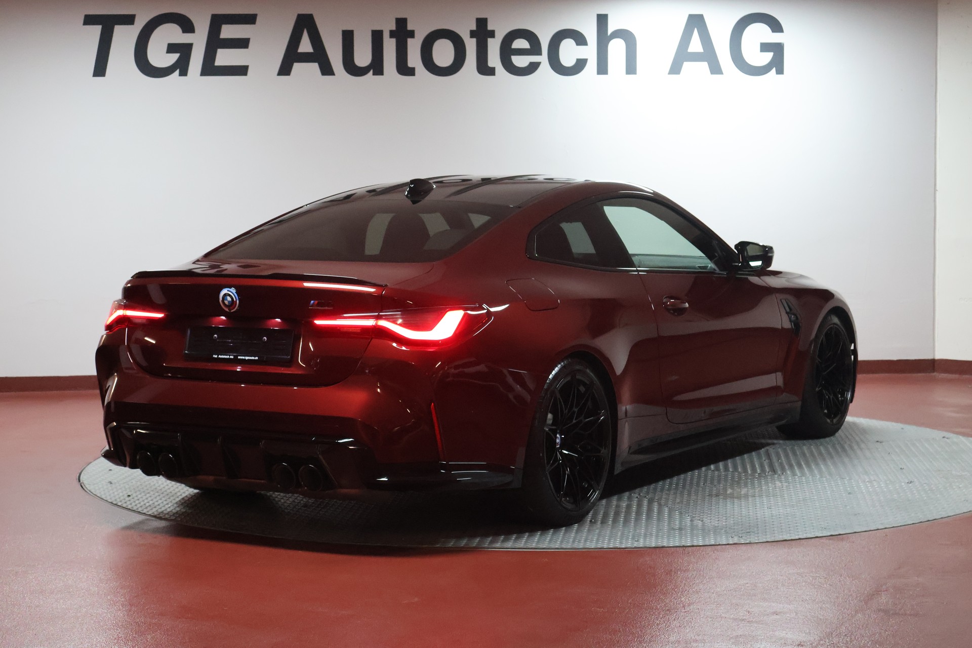BMW M4 Coupé Competition M xDrive-image-18