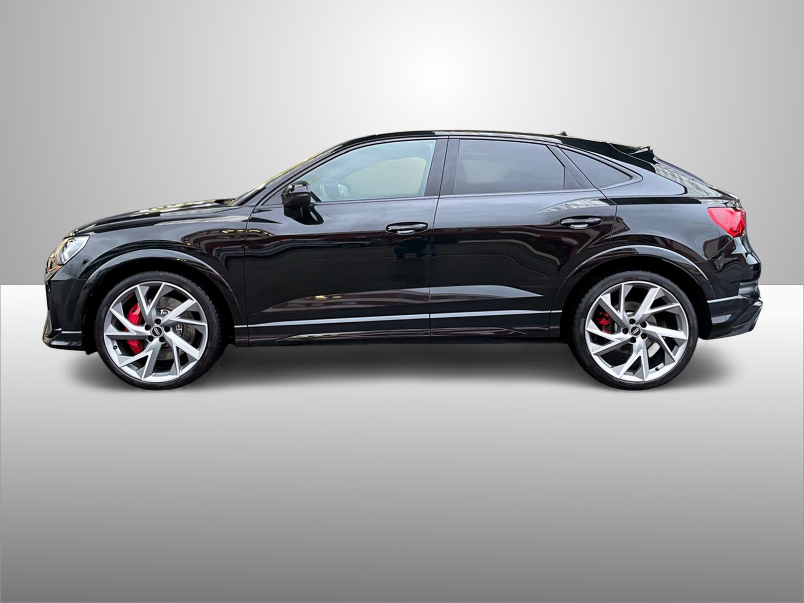 AUDI RS Q3 Sportback quattro S tronic-image-2