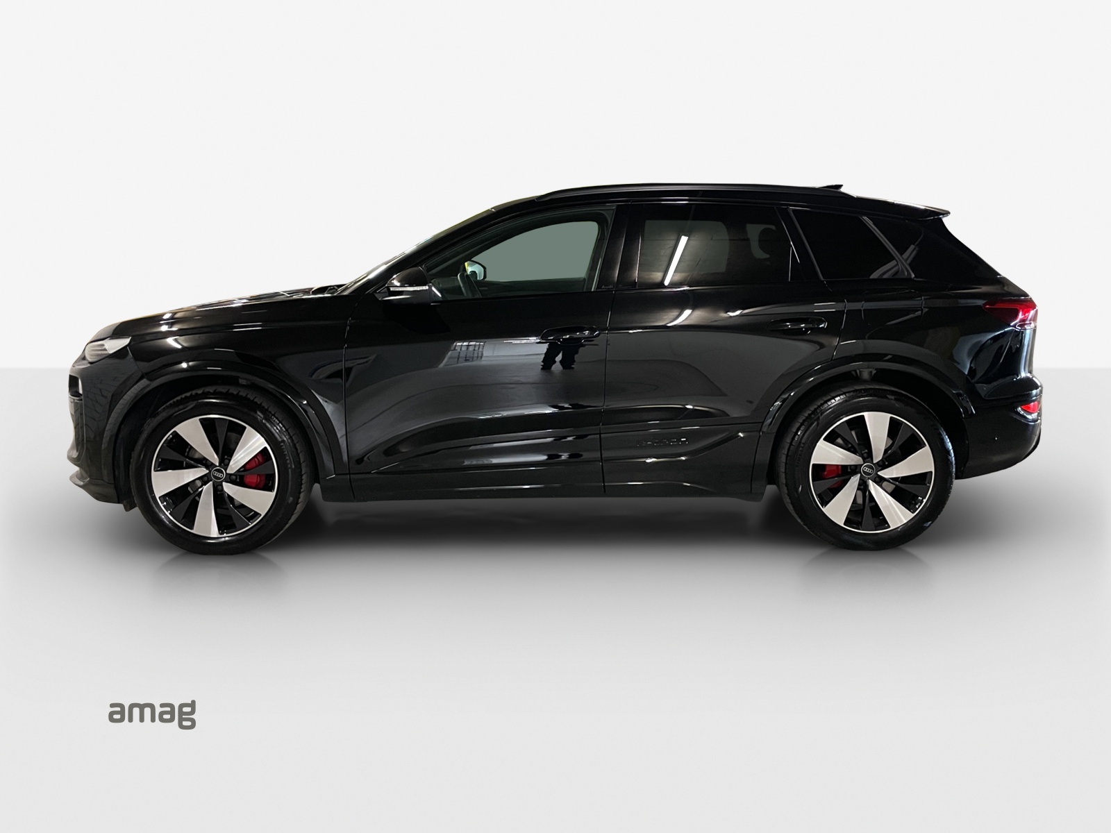 AUDI Q6 e-tron quattro-image-1