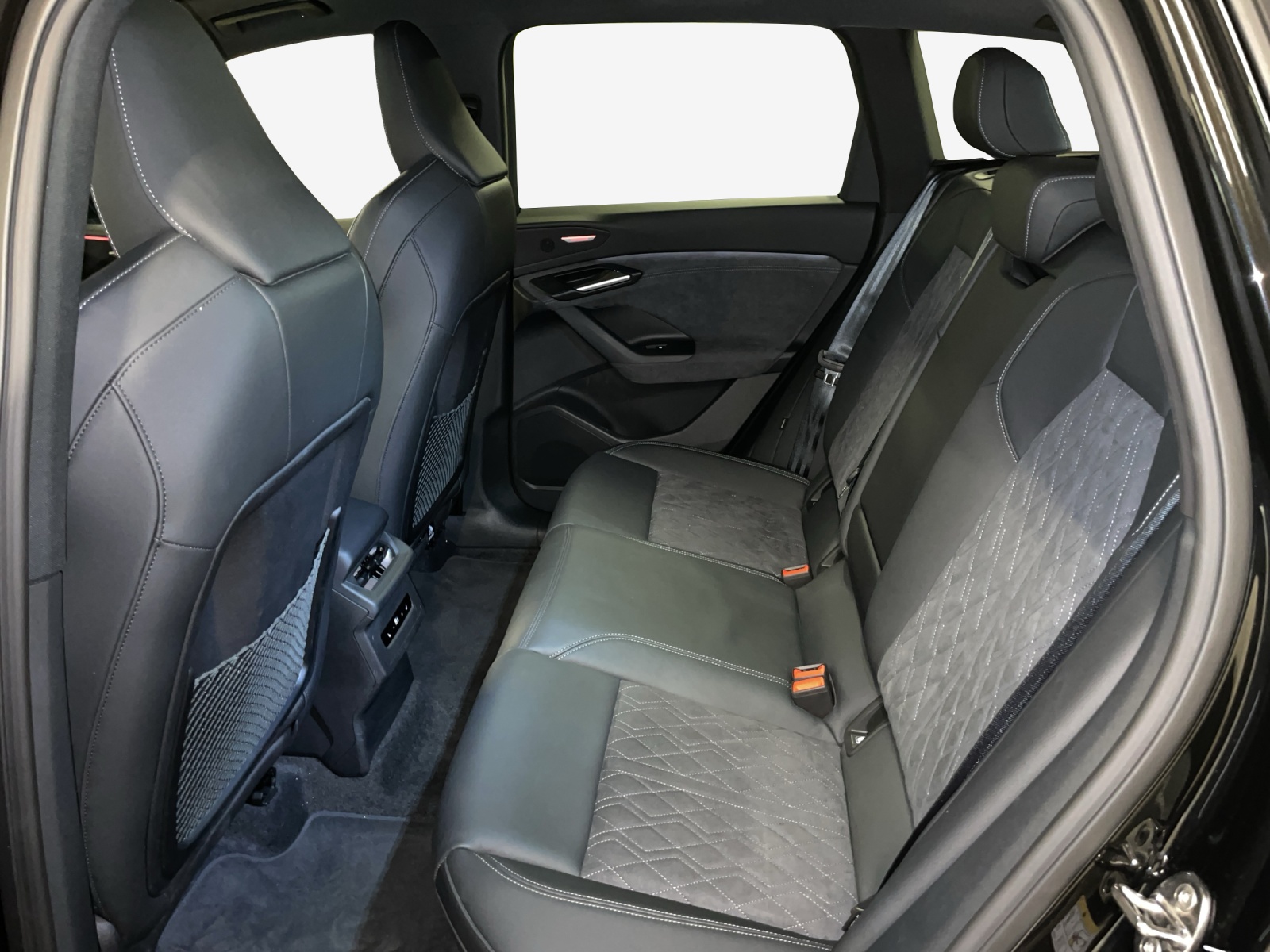 AUDI Q6 e-tron quattro-image-12