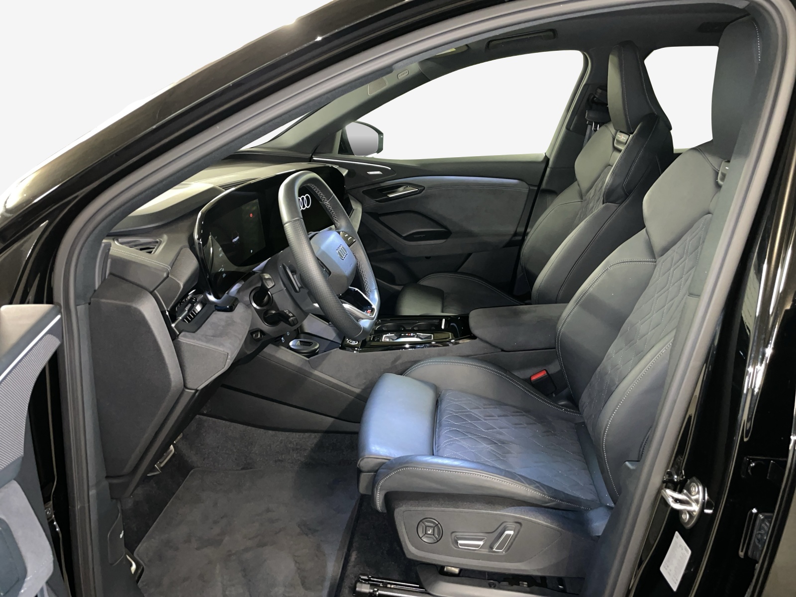 AUDI Q6 e-tron quattro-image-8