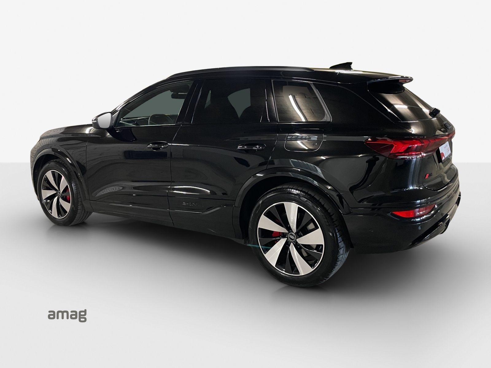 AUDI Q6 e-tron quattro-image-2