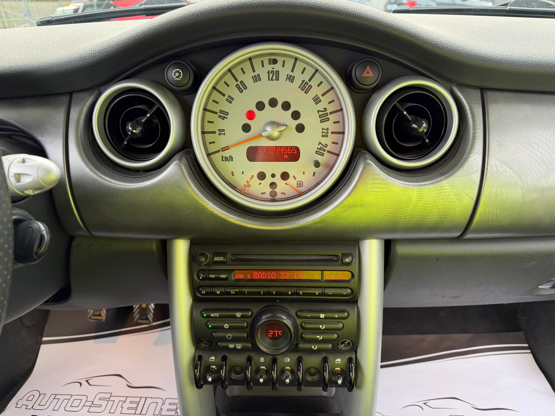 MINI COOPER 1.6 "LÄUFT GUT" LENKUNG NEU. MIT SERVICHEFT + 2 SCHLÜSSEL. ZUM AUFBEREITEN. PREIS NUR 1300.--image-6