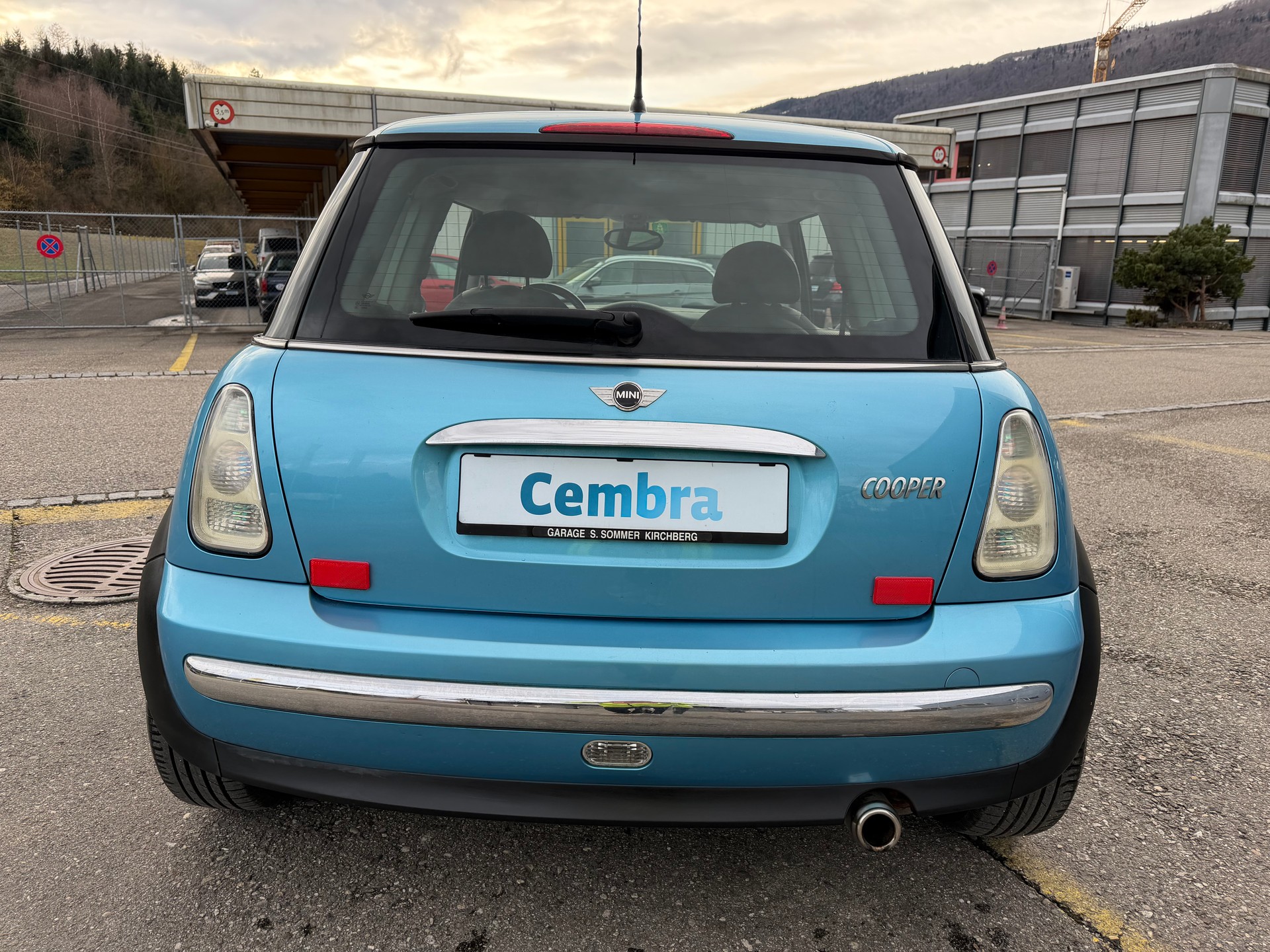 MINI COOPER 1.6 "LÄUFT GUT" LENKUNG NEU. MIT SERVICHEFT + 2 SCHLÜSSEL. ZUM AUFBEREITEN. PREIS NUR 1300.--showroom-element-2