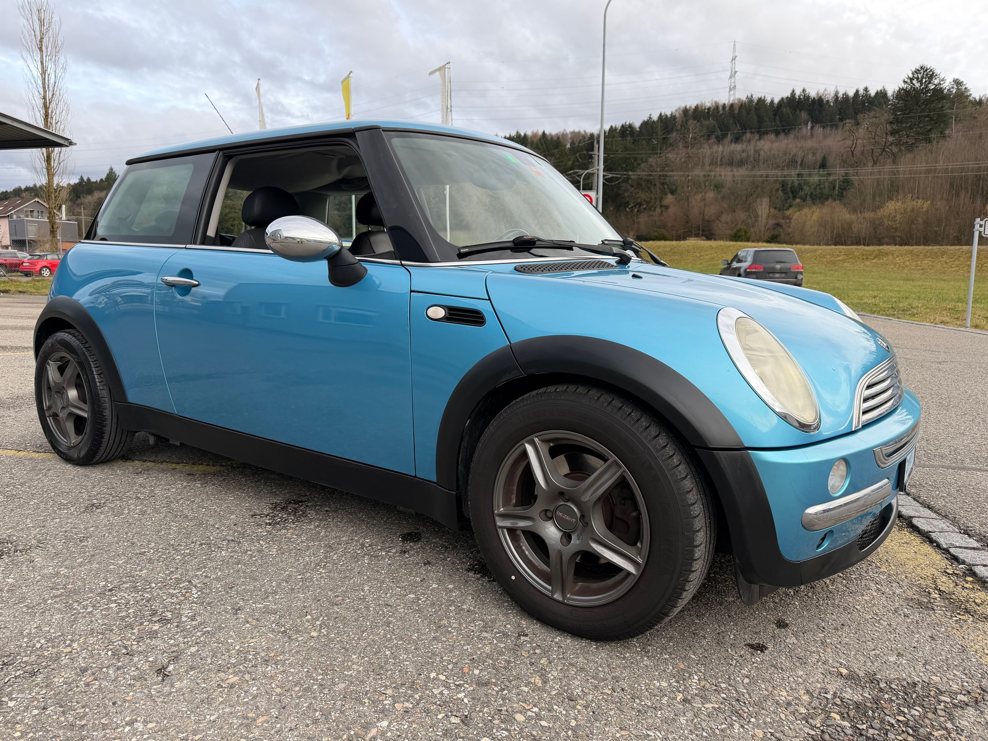MINI COOPER 1.6 "LÄUFT GUT" LENKUNG NEU. MIT SERVICHEFT + 2 SCHLÜSSEL. ZUM AUFBEREITEN. PREIS NUR 1300.-