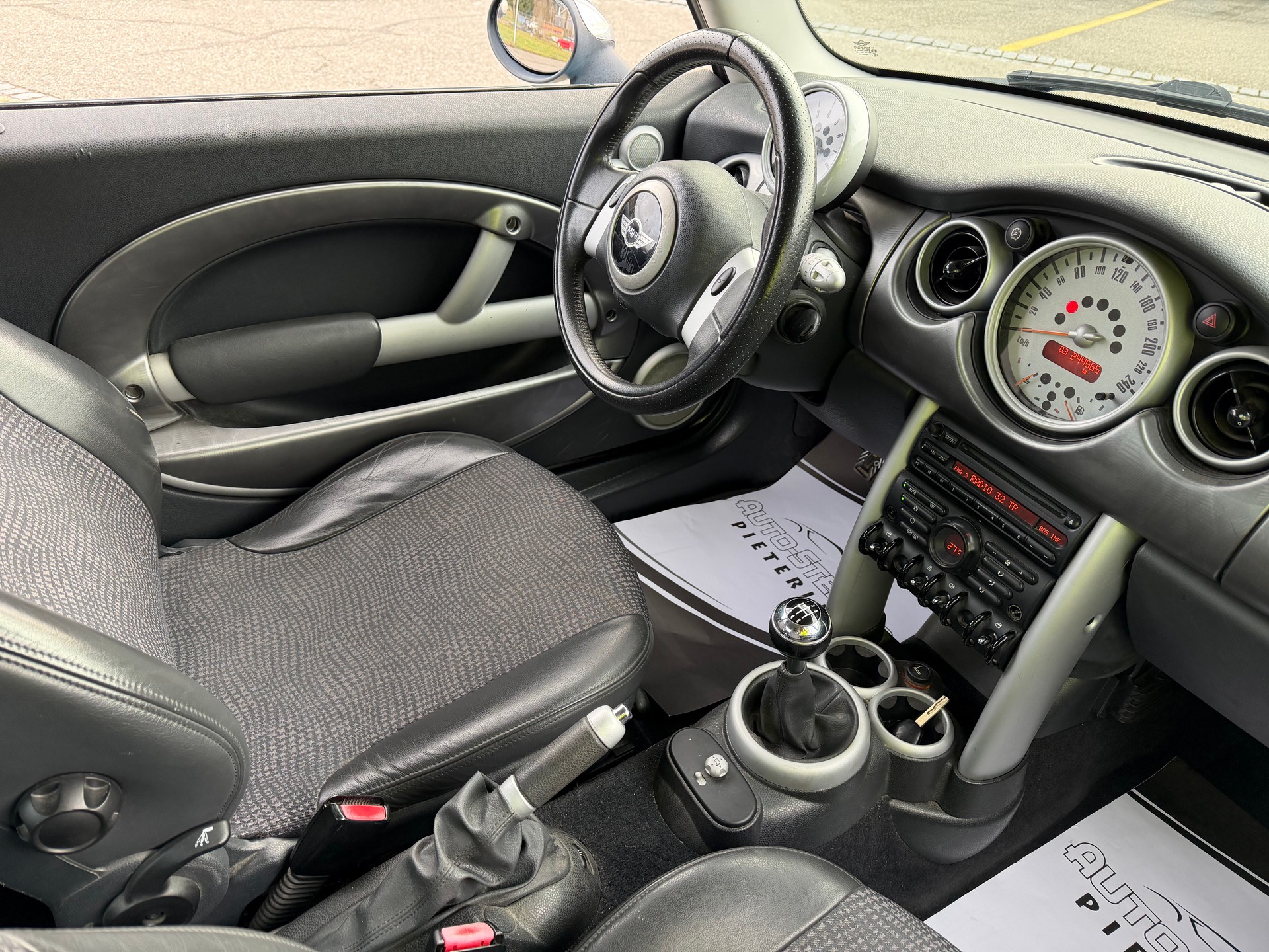 MINI COOPER 1.6 "LÄUFT GUT" LENKUNG NEU. MIT SERVICHEFT + 2 SCHLÜSSEL. ZUM AUFBEREITEN. PREIS NUR 1300.--image-7