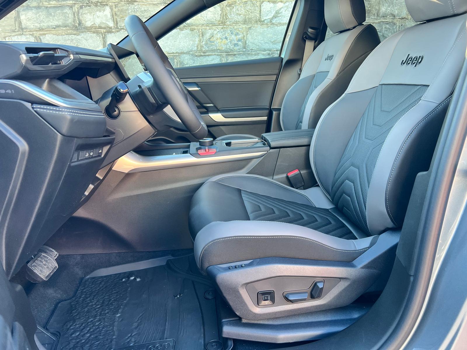JEEP Compass 1.2 T e-Hybrid First Edition-image-3
