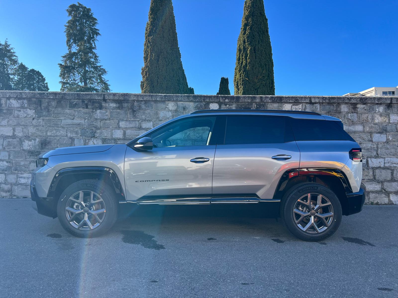 JEEP Compass 1.2 T e-Hybrid First Edition-image-0