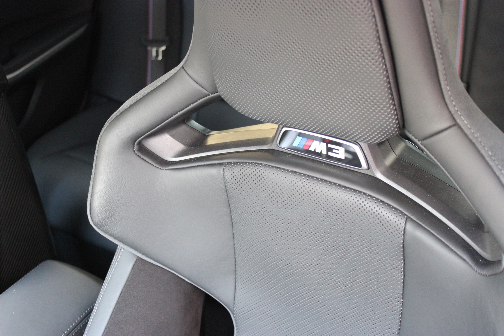 BMW M3 Competition M xDrive Touring Individual *OXFORDGRÜN METALLIC*-image-10