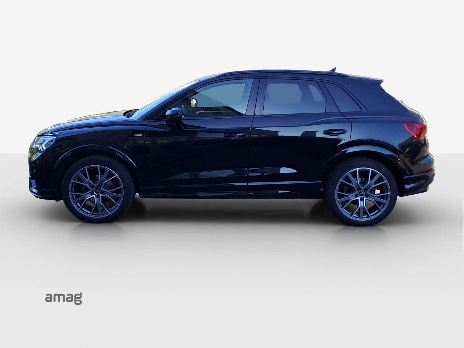 AUDI Q3 35 TFSI S line Attraction S-tronic-image-1