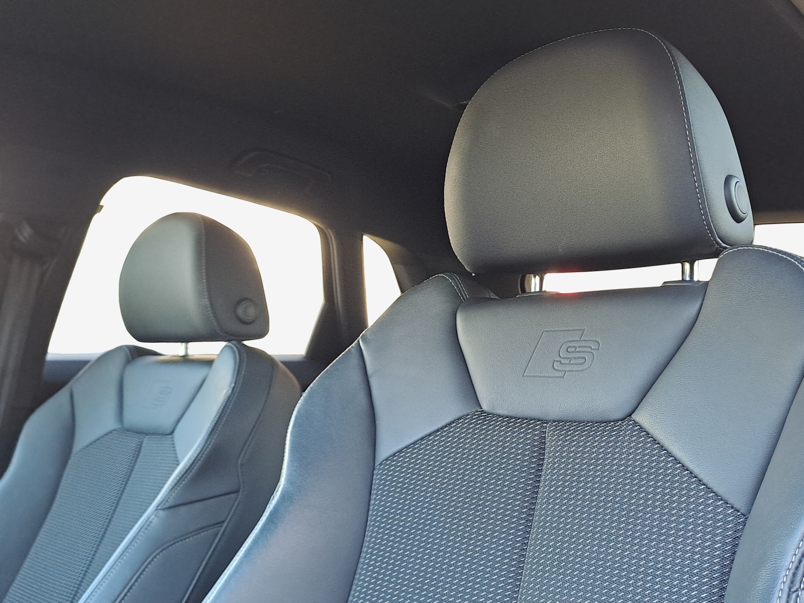 AUDI Q3 35 TFSI S line Attraction S-tronic-image-14