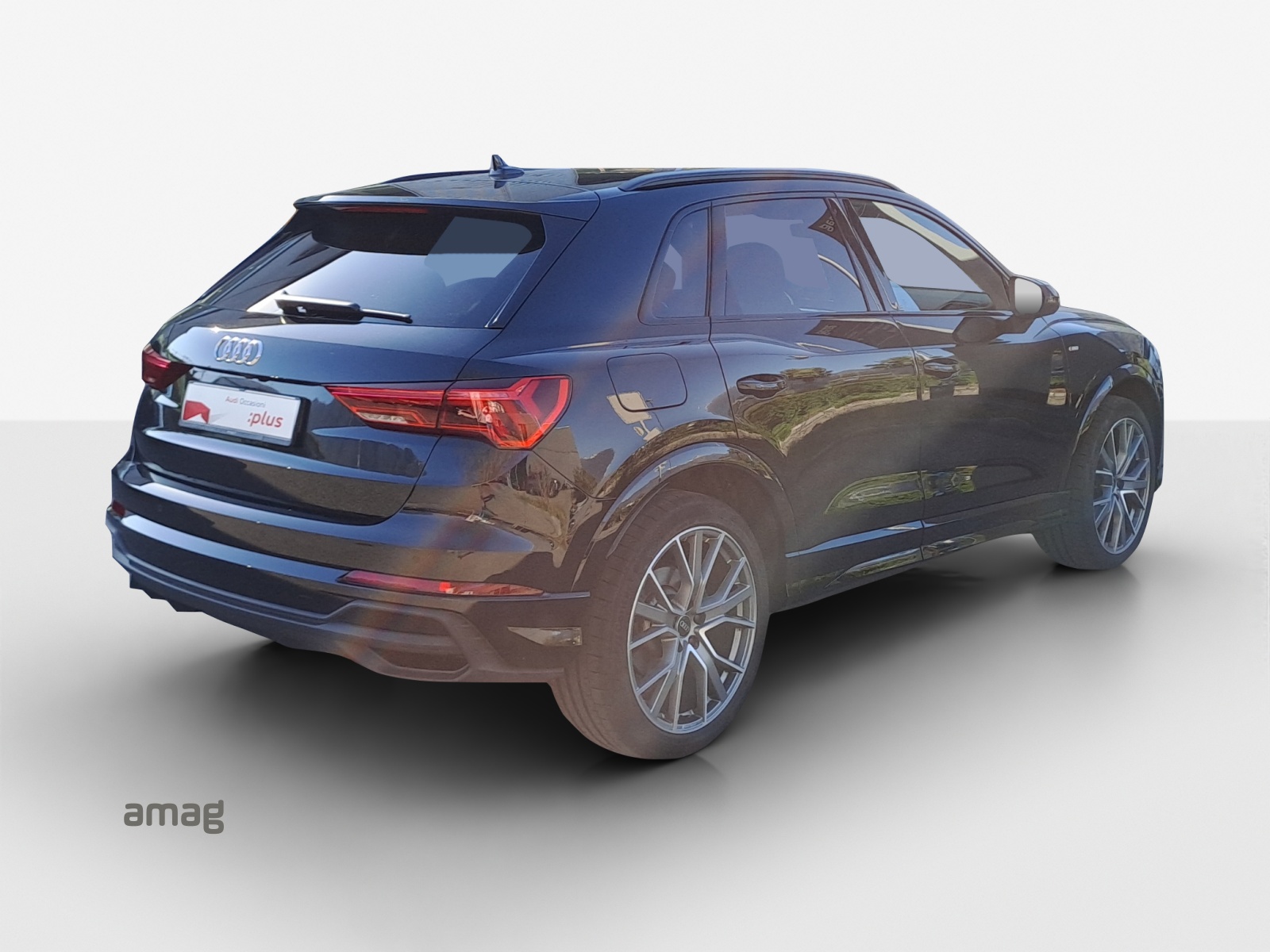 AUDI Q3 35 TFSI S line Attraction S-tronic-image-4