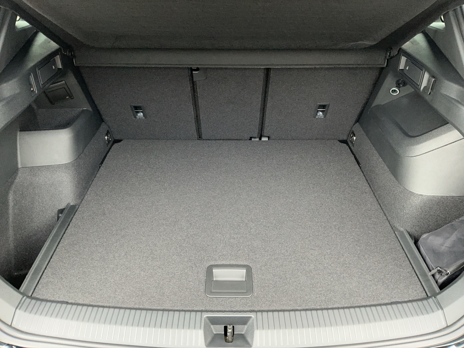 VW Tiguan 2.0 TSI DSG R-Line Plus 4Motion-image-11
