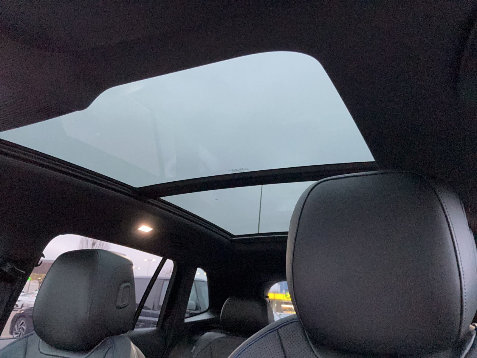 VW Tiguan 2.0 TSI DSG R-Line Plus 4Motion-image-14