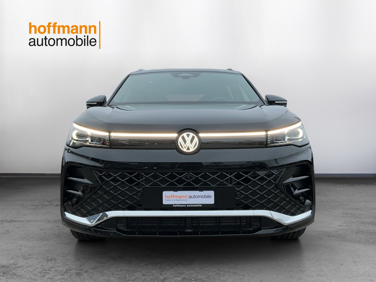 VW Tiguan 2.0 TSI DSG R-Line Plus 4Motion-image-1