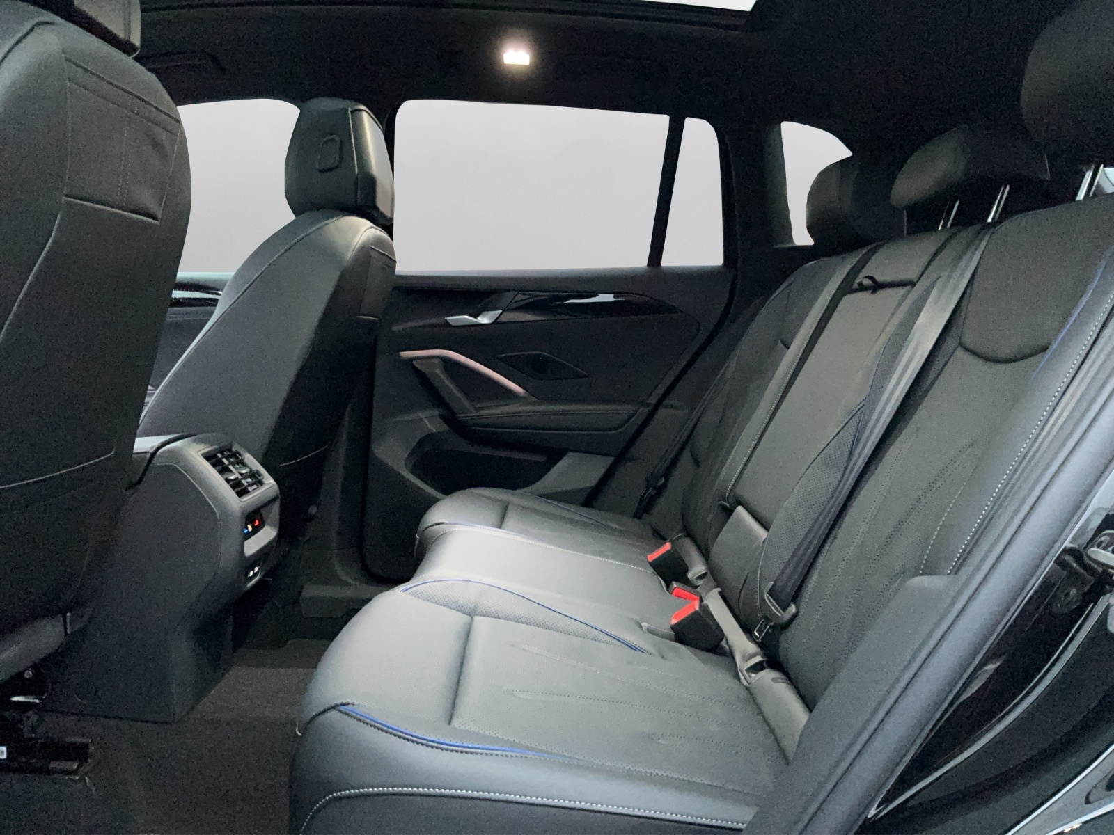 VW Tiguan 2.0 TSI DSG R-Line Plus 4Motion-image-10