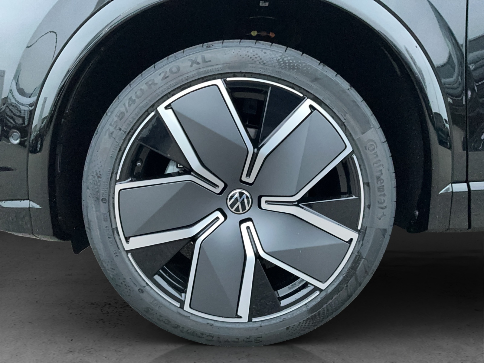 VW Tiguan 2.0 TSI DSG R-Line Plus 4Motion-image-12