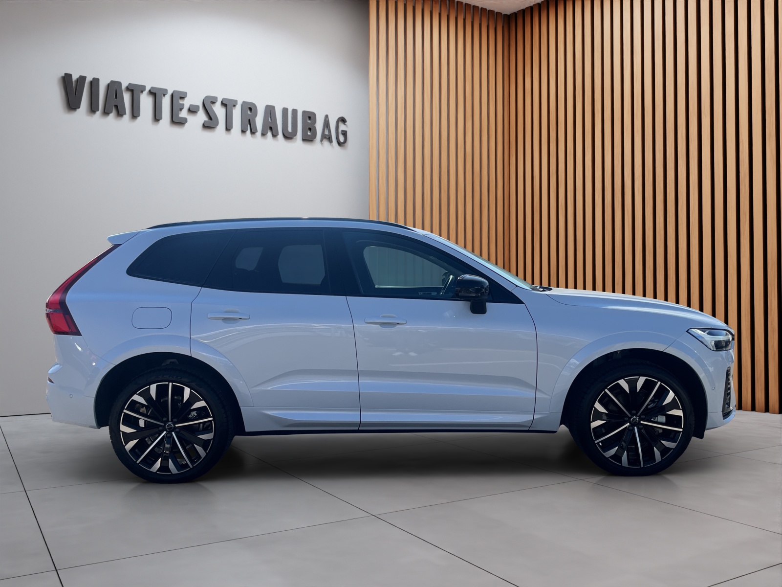 VOLVO XC60 2.0 T6 TE Ultra Dark eAWD-image-5
