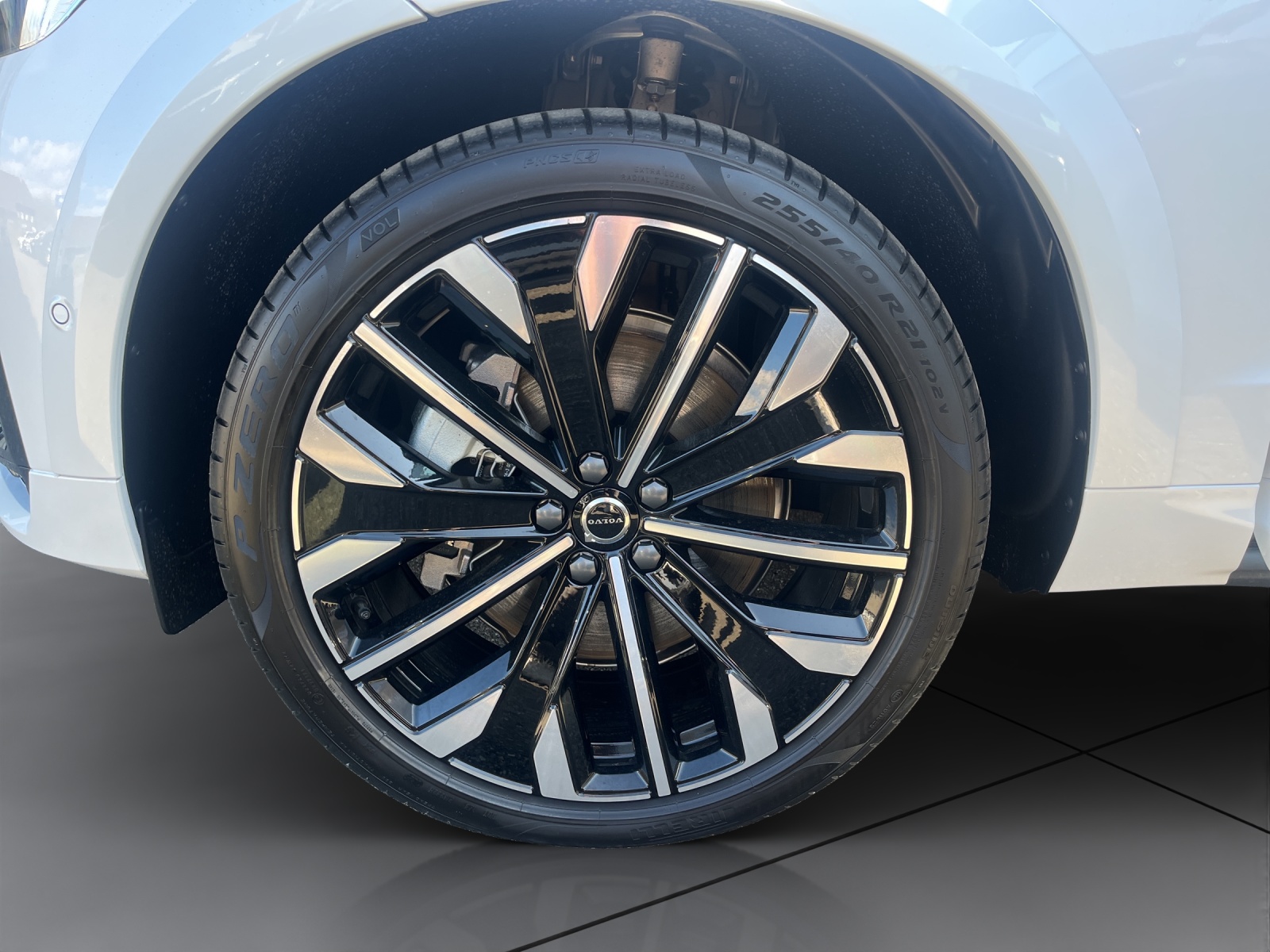 VOLVO XC60 2.0 T6 TE Ultra Dark eAWD-image-16
