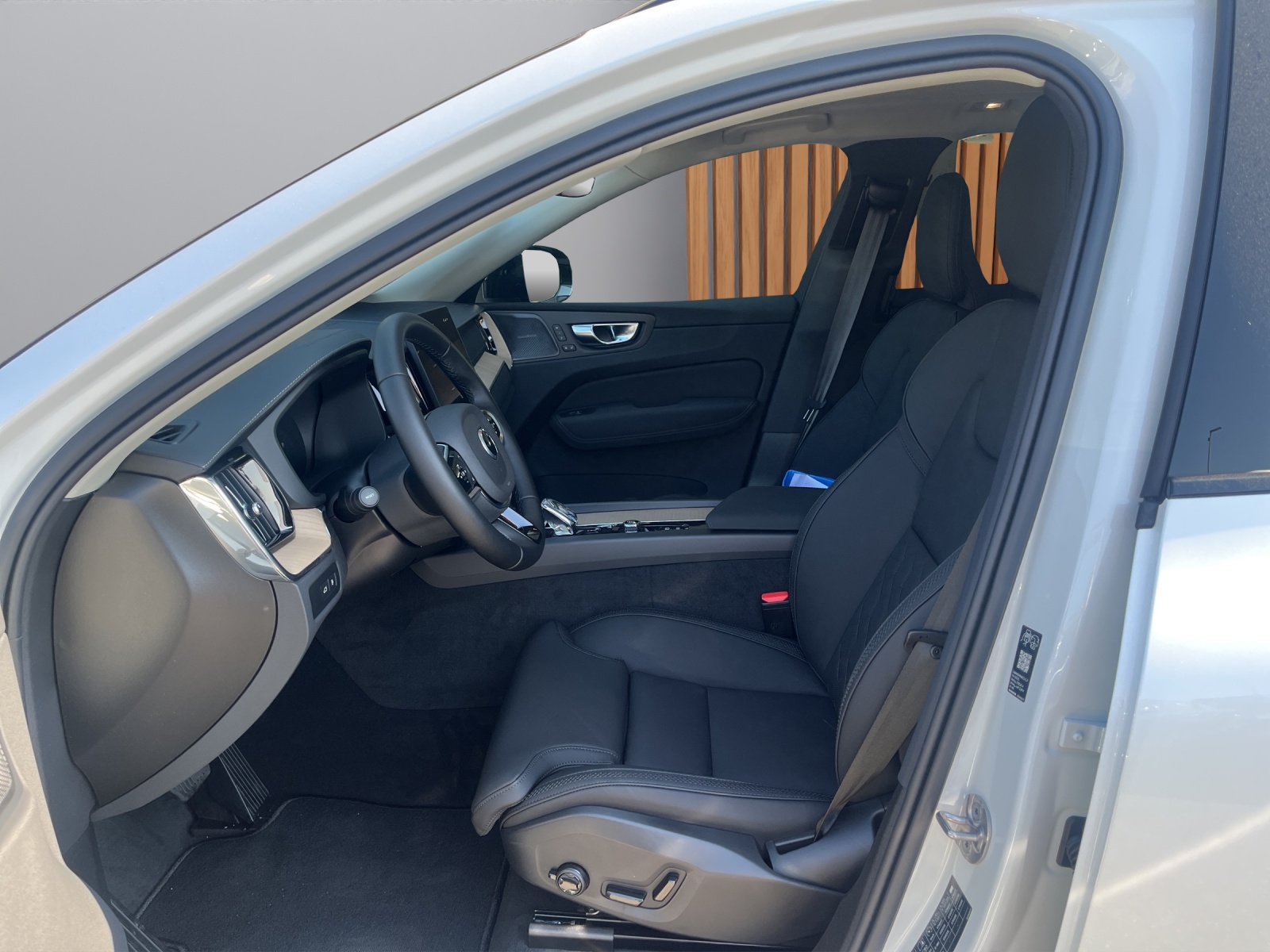 VOLVO XC60 2.0 T6 TE Ultra Dark eAWD-image-8