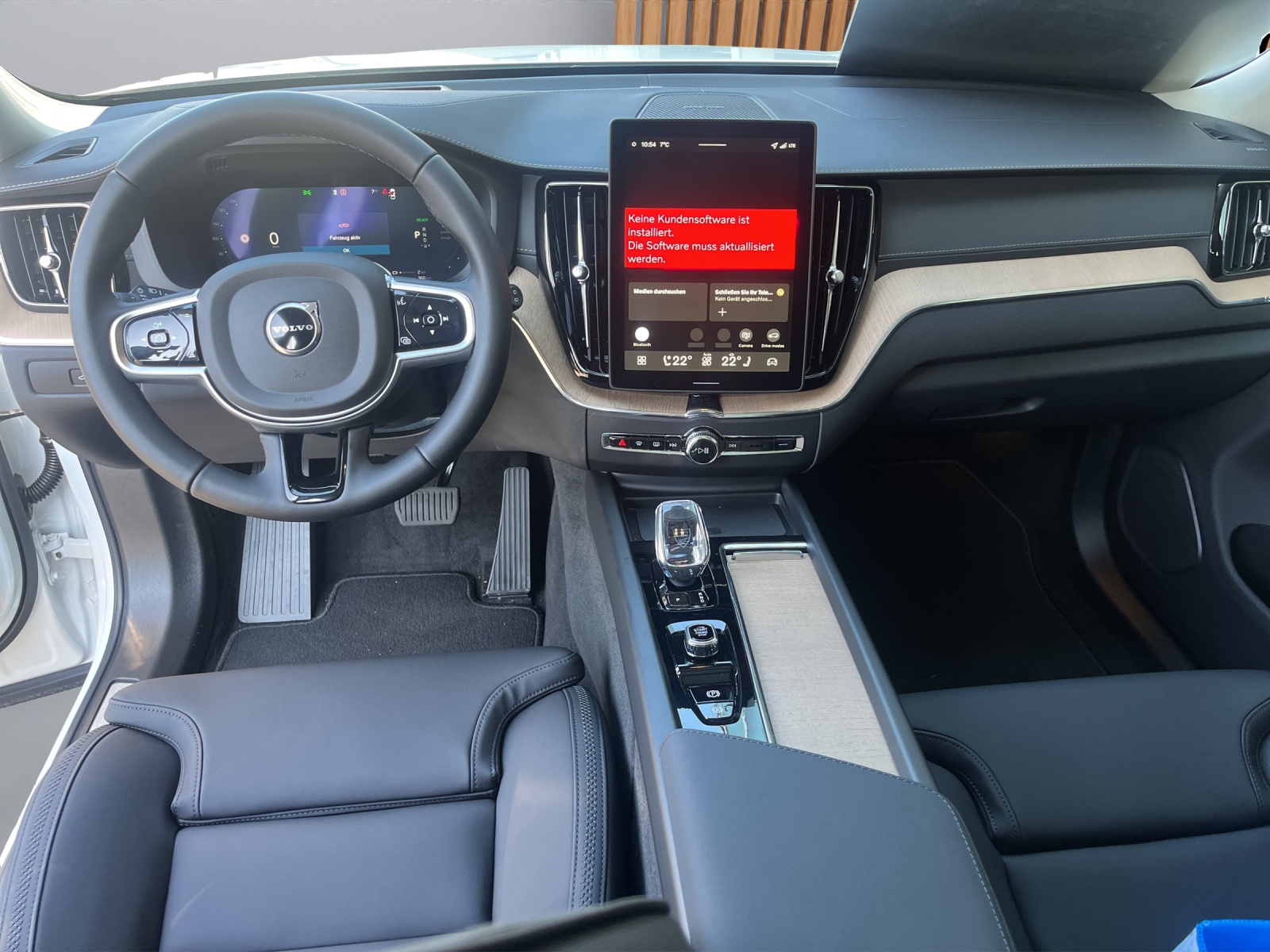VOLVO XC60 2.0 T6 TE Ultra Dark eAWD-image-10