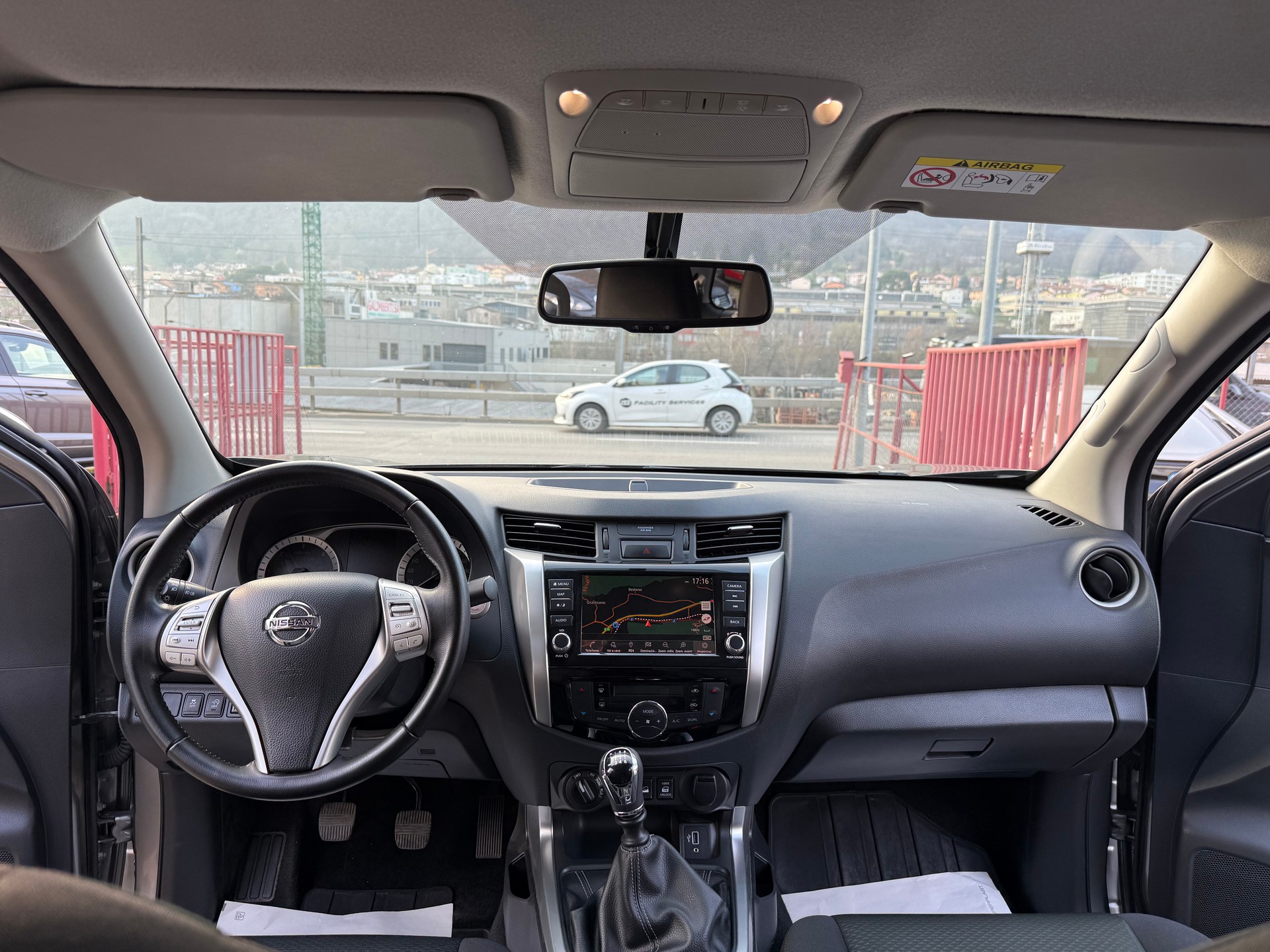 NISSAN Navara Double Cab Tekna 2.3 dCi 4WD-image-4