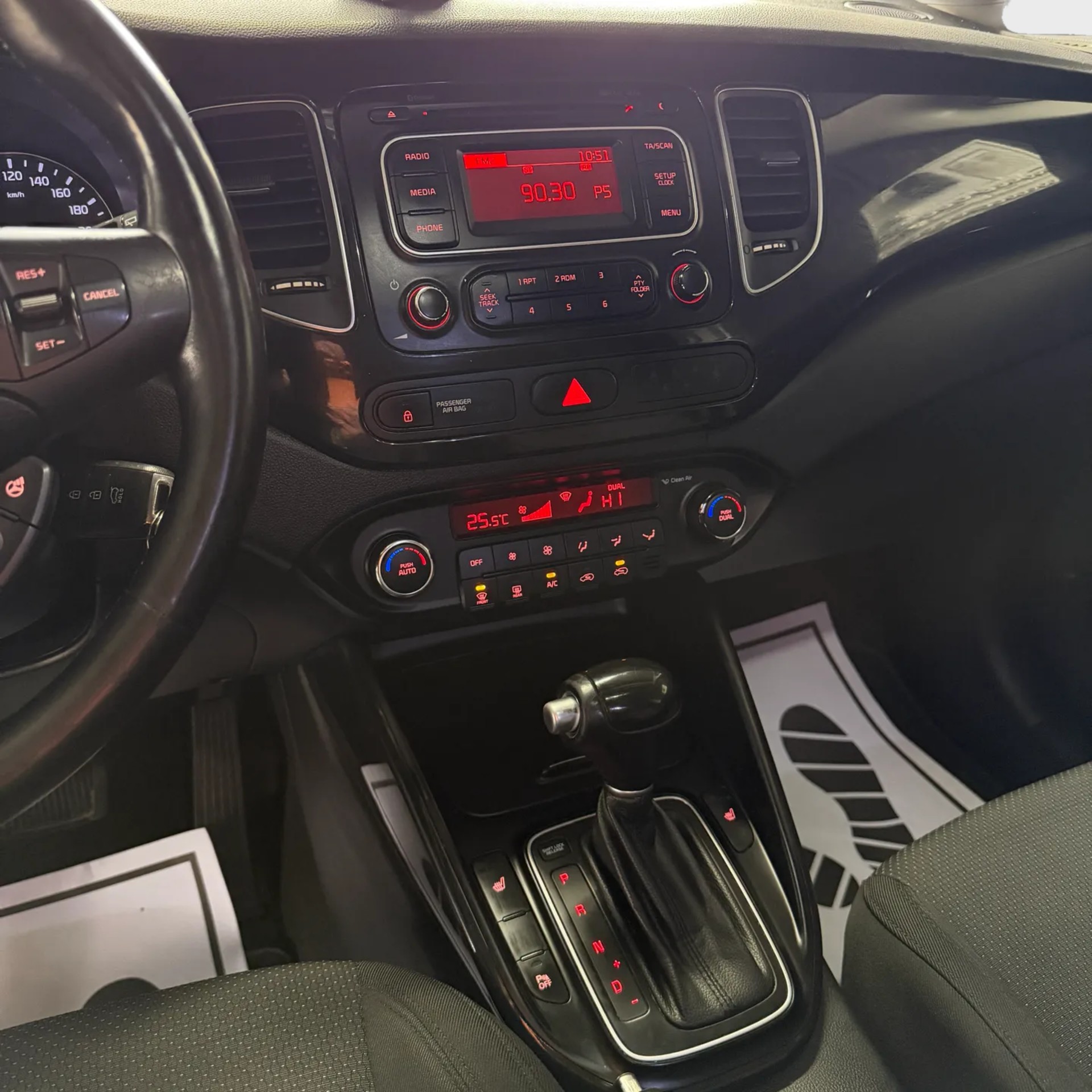 KIA Carens 1.7 CRDi Trend DCT-image-8