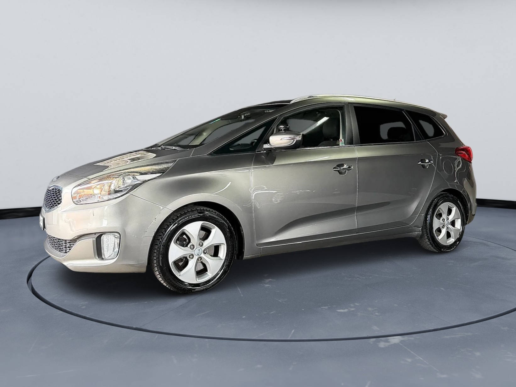 KIA Carens 1.7 CRDi Trend DCT-image-1