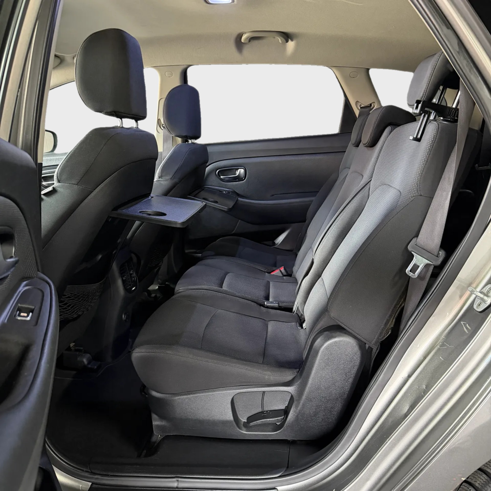 KIA Carens 1.7 CRDi Trend DCT-image-5