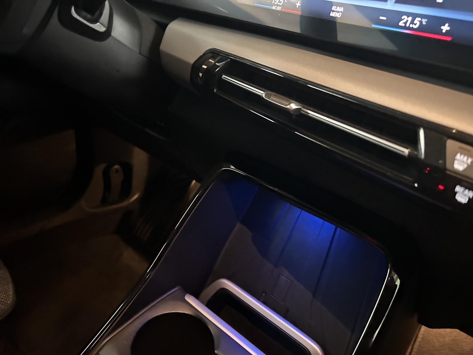 BMW 223d Active Tourer xDrive DKG-image-23