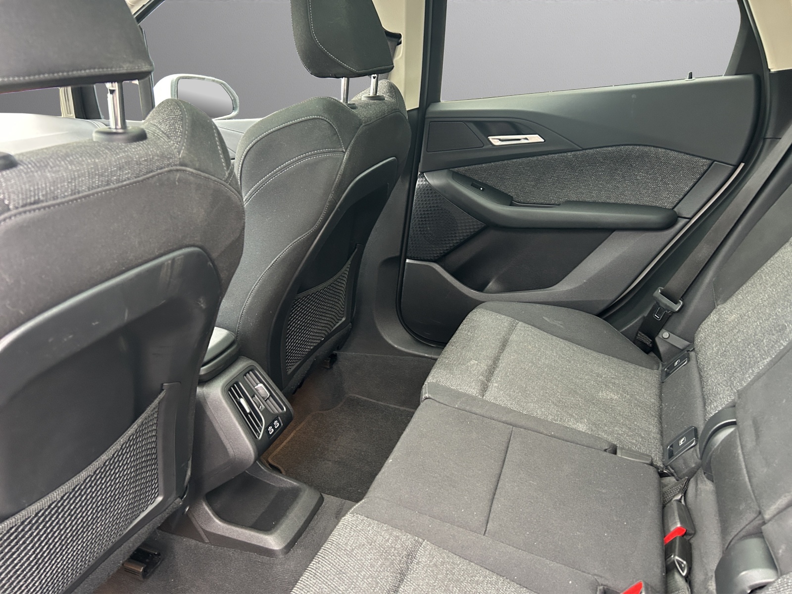 BMW 223d Active Tourer xDrive DKG-image-27