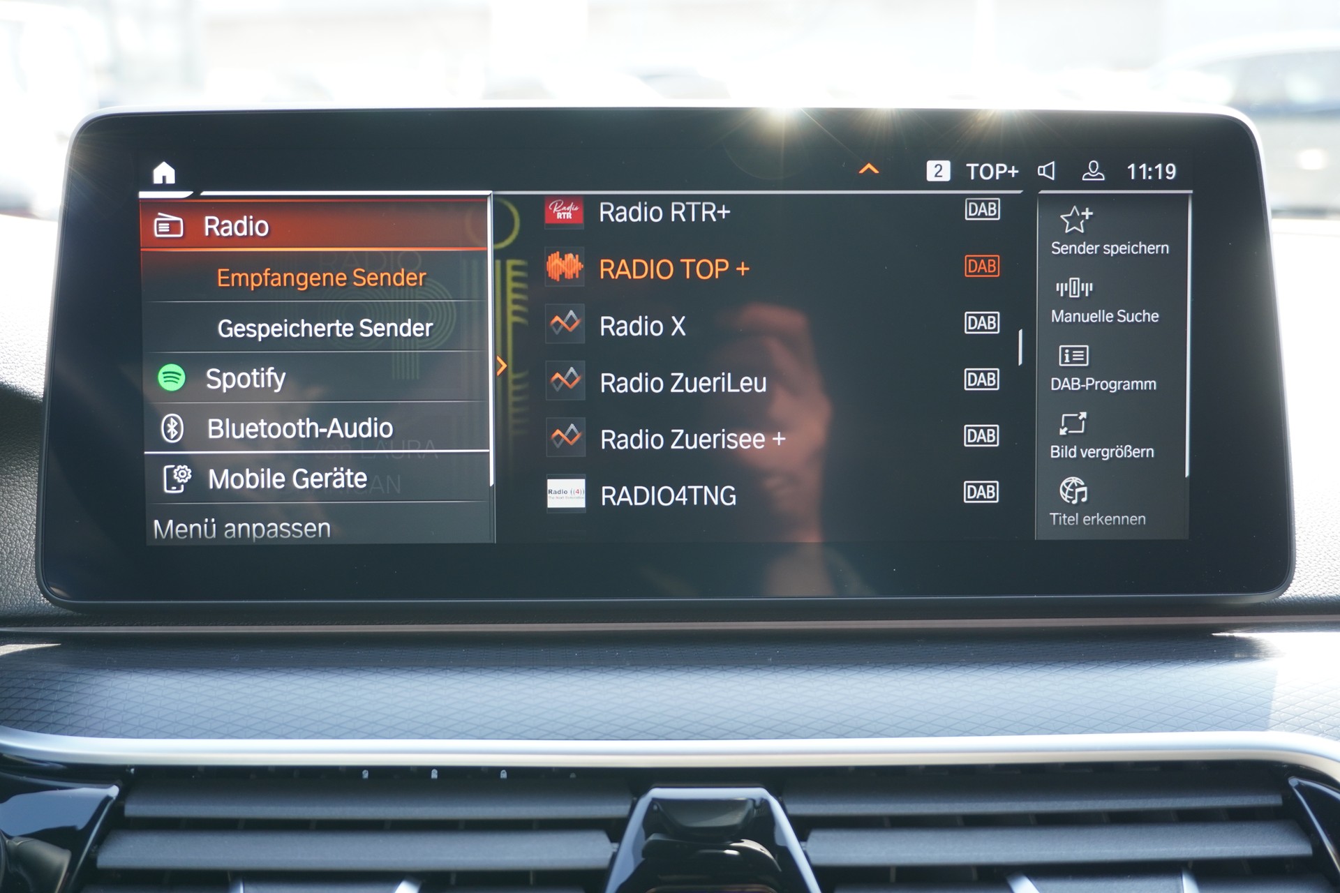 BMW 520d xDrive 48V Touring M Sport Steptronic-image-23