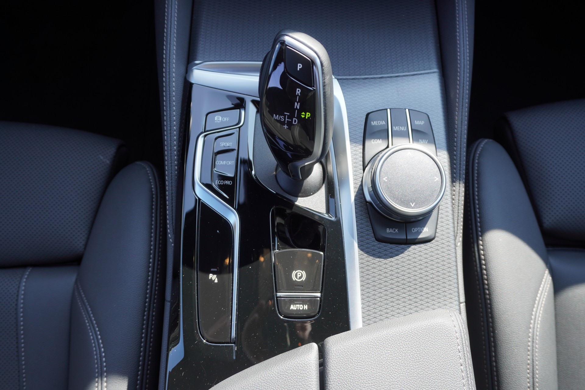 BMW 520d xDrive 48V Touring M Sport Steptronic-image-18