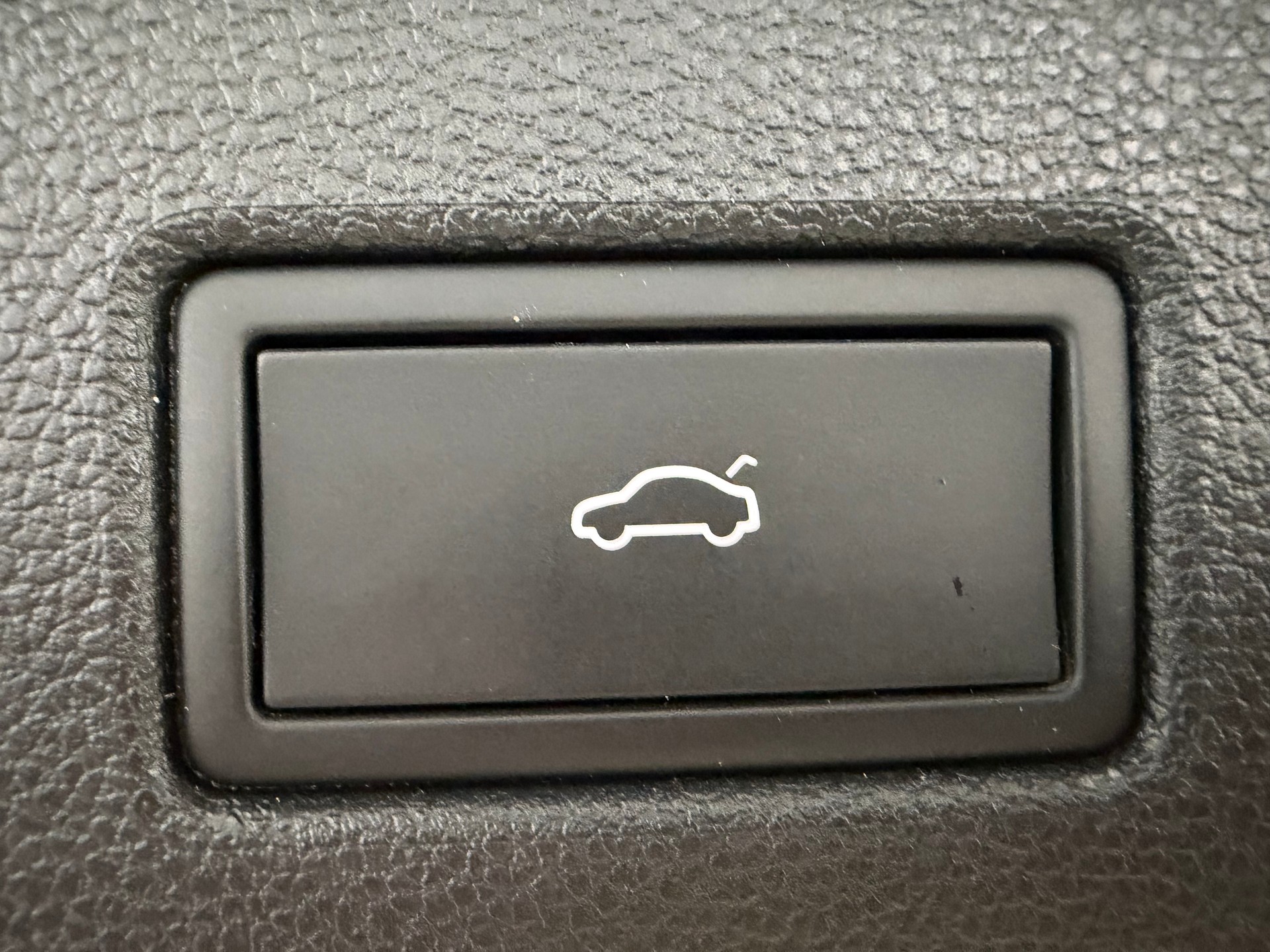 VOLVO Tiguan 1.4 TSI PHEV R-Line DSG-image-15