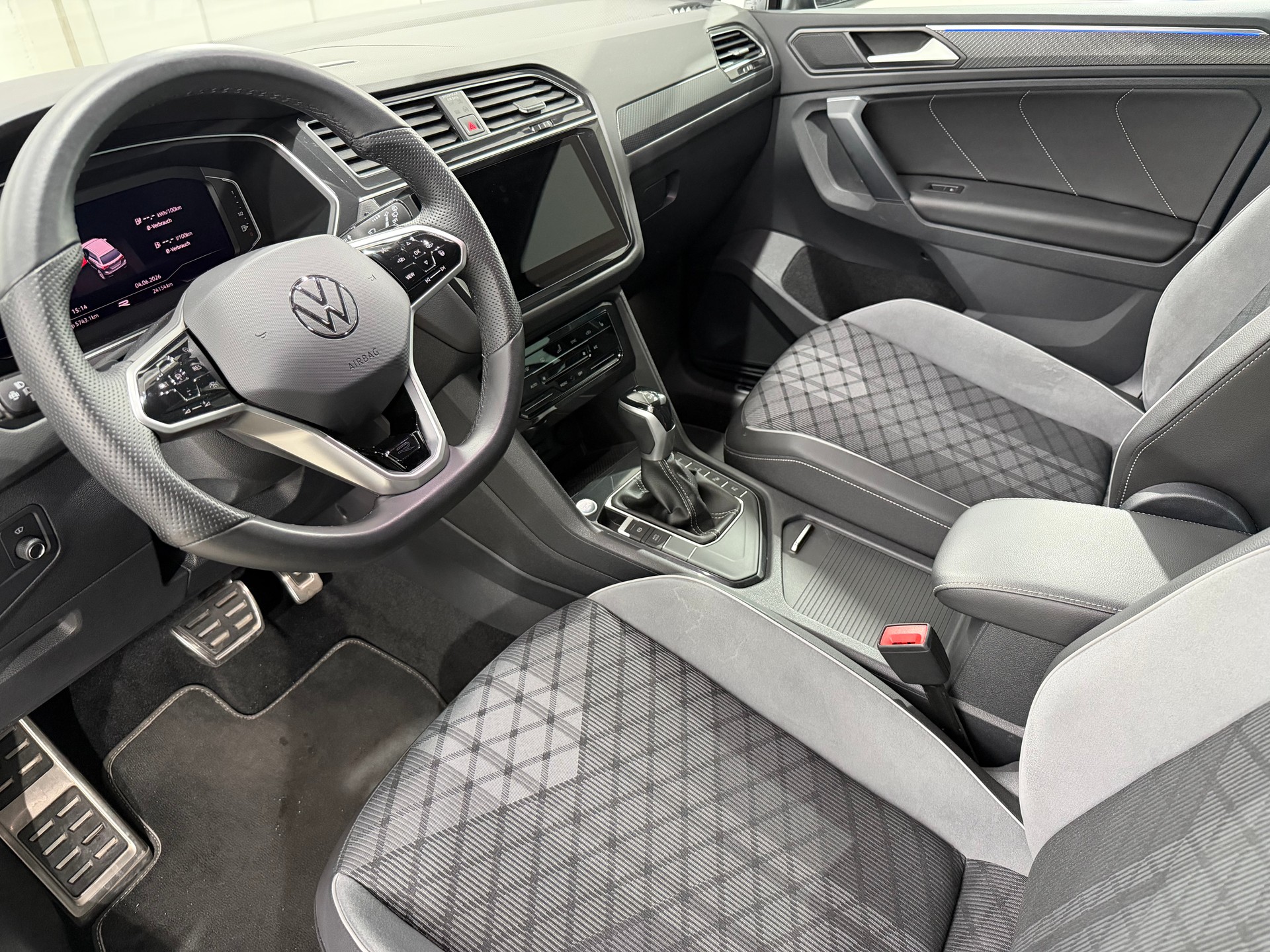 VOLVO Tiguan 1.4 TSI PHEV R-Line DSG-image-3