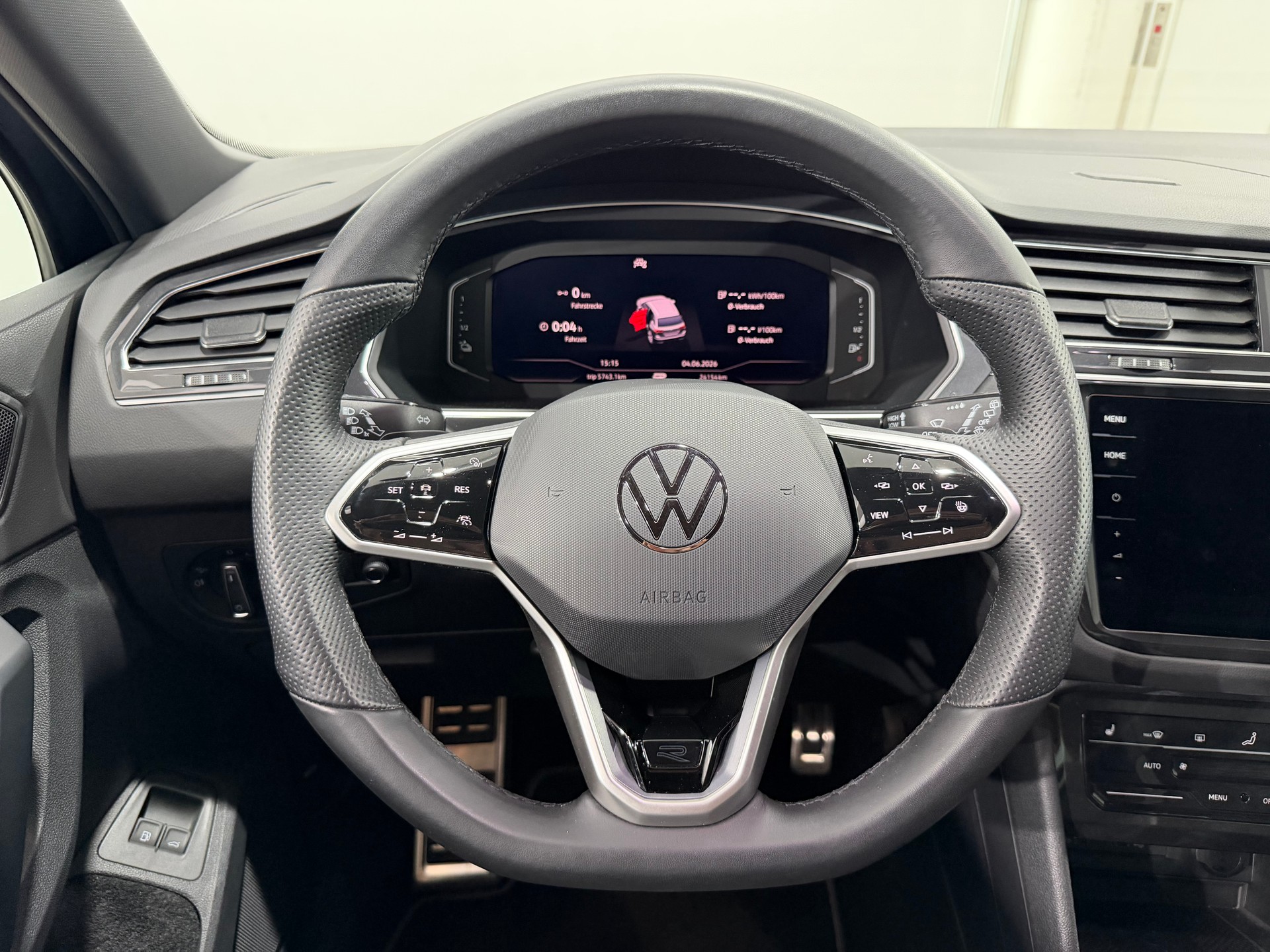 VOLVO Tiguan 1.4 TSI PHEV R-Line DSG-image-14