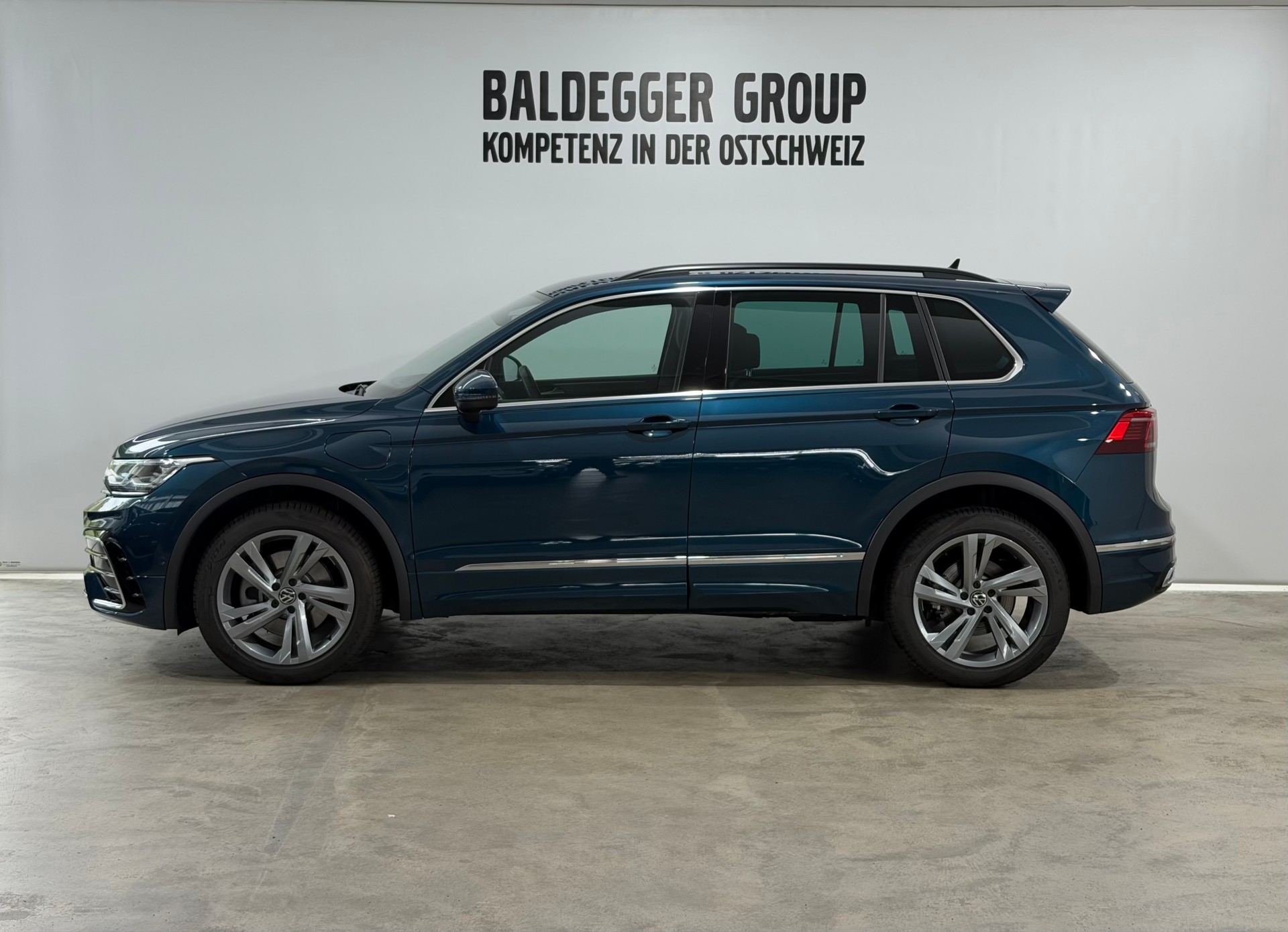 VOLVO Tiguan 1.4 TSI PHEV R-Line DSG-image-1