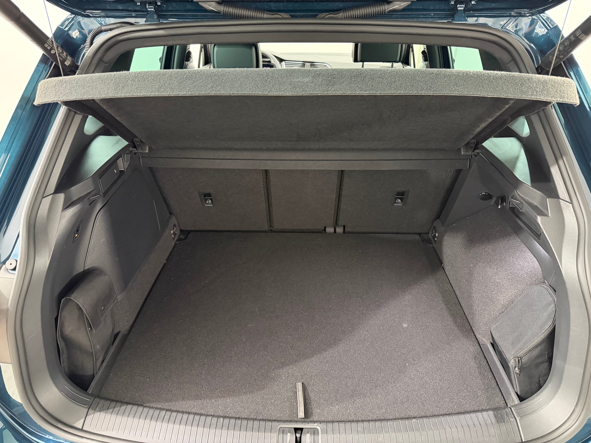 VOLVO Tiguan 1.4 TSI PHEV R-Line DSG-image-10