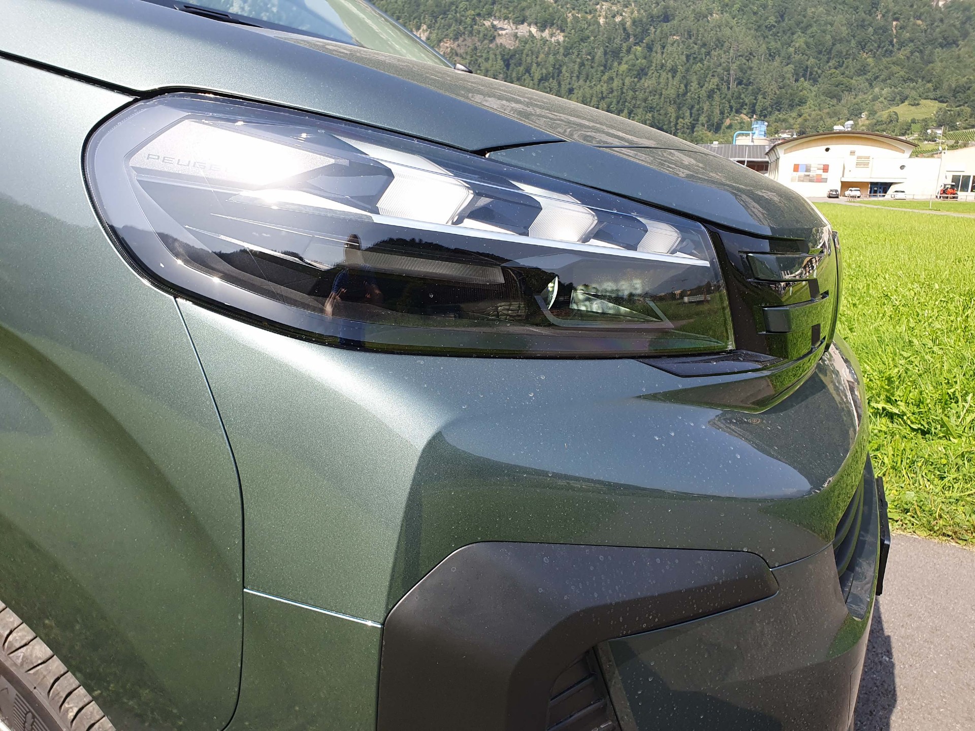PEUGEOT e-Traveller Standard 75 kWh Business-image-1