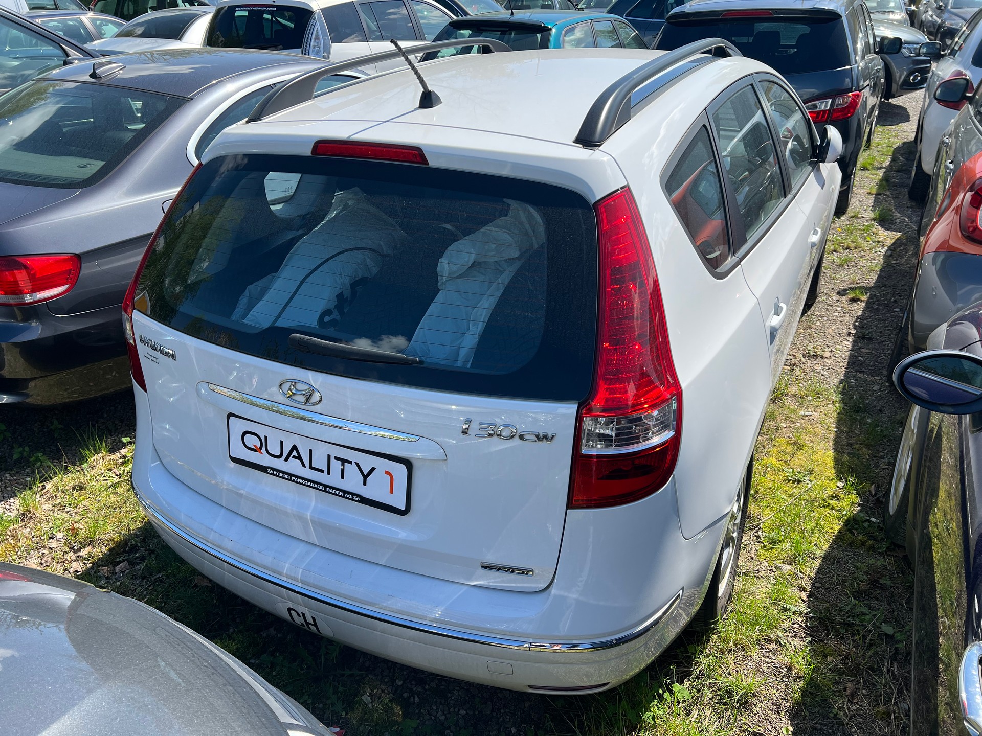 HYUNDAI i30 Wagon 1.6 CRDi Style-image-2