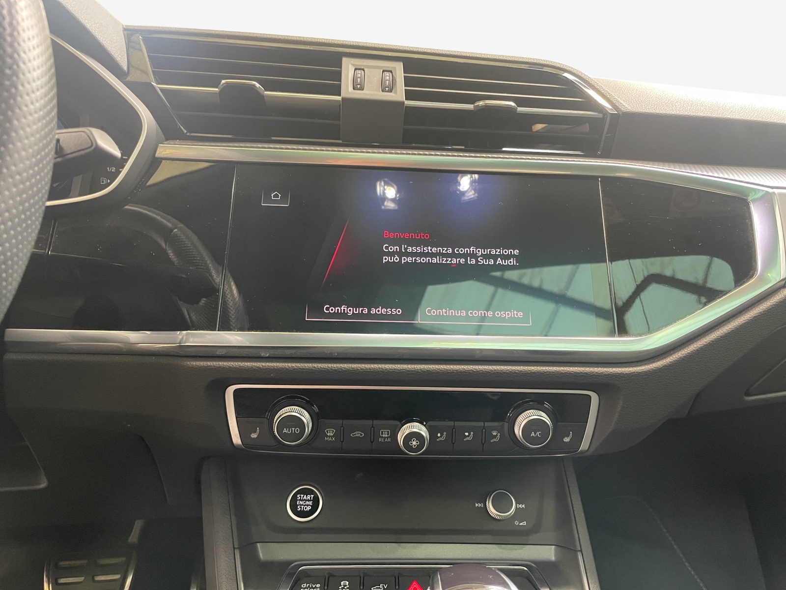 AUDI Q3 45 TFSI e S line Attraction S-tronic-image-11