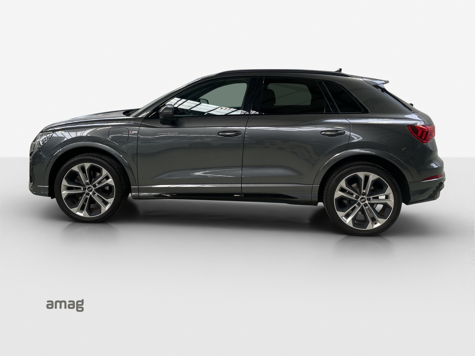 AUDI Q3 45 TFSI e S line Attraction S-tronic-image-2